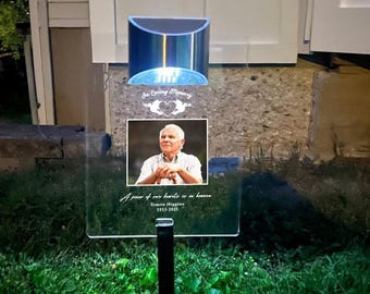 Foto commemorativa personalizzata, regalo di condoglianze, in amorevole ricordo, immagine commemorativa, lapide con luce LED, cartello per tomba, palo per cimitero, giardino