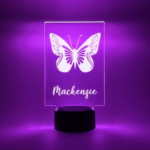 Personalisiertes Schmetterlings-Nachtlicht - Schmetterlings-Kinderzimmer - Mädchen-Schlafzimmer - individuelles Geburtstags-Geschenk für Kinder - Kind-Nachtlicht - LED-Licht oben Geschenk