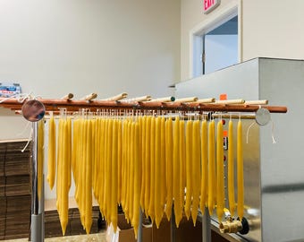 100pcs - Bulk Organic and Natural Beeswax Taper Candles – hand-dipped, Origin: USA