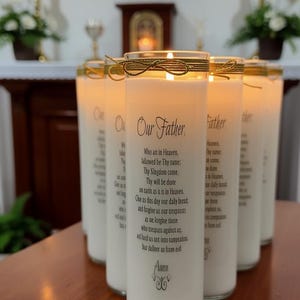 Bougie Prière du Seigneur - Bougie de soja de 18 oz. Respecte les végétaliens avec des mèches en coton écru.
