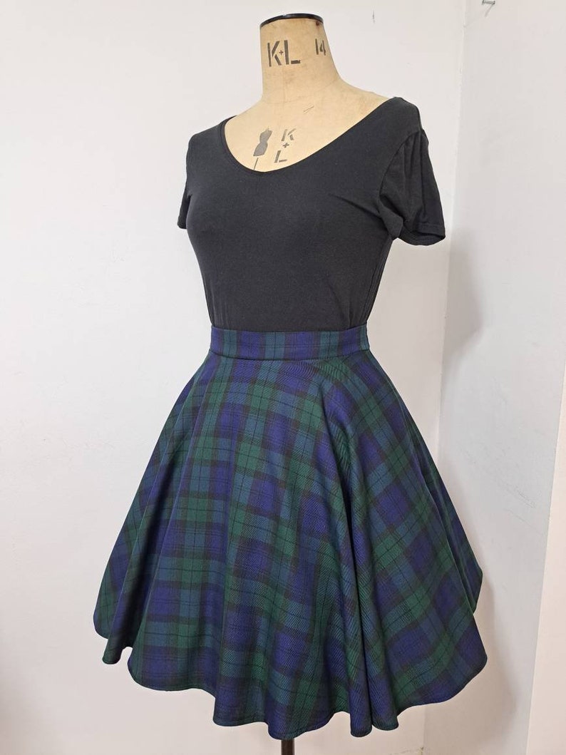 Tartan skirt, circle skirt with pockets, high waist skirts, blackwatch tartan, capsule wardrobe, plaid skirt short, academia clothes image 2