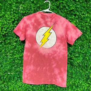 Koszulka Vintage Acid Wash The Flash Logo, męska, rozmiar S (pasuje jak XS/S), przerobiona, wyprodukowana w USA, Tie Dye M65 - M98 - M106 (XS) N32