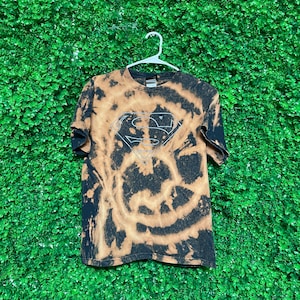 Koszulka Vintage Acid Wash Superman Grey Logo, męska, rozmiar średni, przerobiona, wyprodukowana w USA, barwiona metodą tie-dye, N25