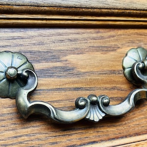 Maniglia per cassetto in ottone anticato stile vintage (11,5 cm)