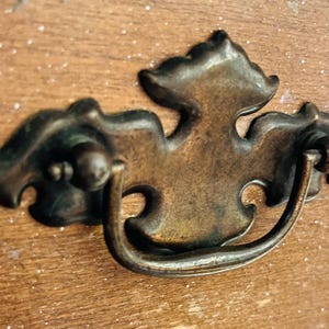Lådhandtag i Chippendale-stil (6,5 cm)