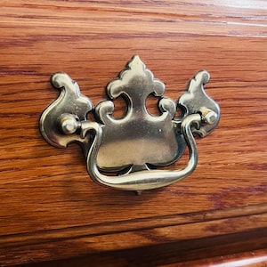 Chippendale Style Batwing Drawer Pulls (2.5 in)