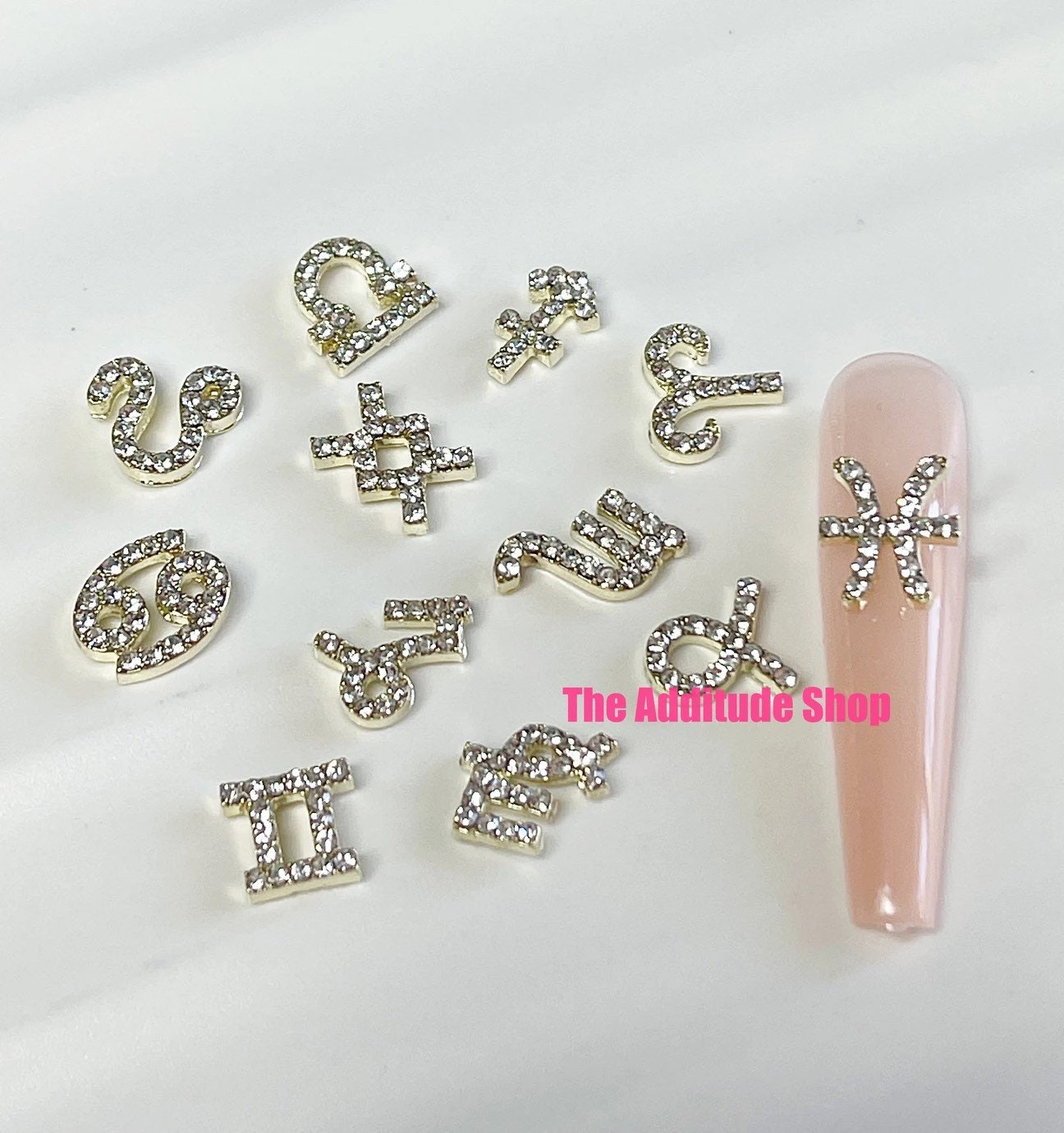 JERCLITY 30 Pieces 3D Gold and Silver Crown Nail Charms for Nails Nail  Crown Charms Crown Diamonds for Women Nail Art Nail 3D Charms Crown Charms  Studs for Nails Crown Nail Jewels