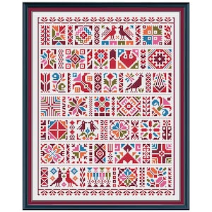 Puede incluir: Un muestrario de punto de cruz enmarcado que presenta una cuadrícula de patrones geométricos coloridos, motivos florales y figuras de aves en tonos rojo, rosa, azul, verde y naranja sobre fondo blanco, dentro de un marco azul y rojo oscuro.