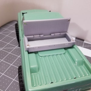 1/24 Scale Axial SCX24 C10 Toolbox