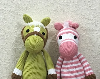 Zèbre arc-en-ciel, Zèbre Muticolor Crochet Fait main, Zèbre en peluche, animal en peluche fait main