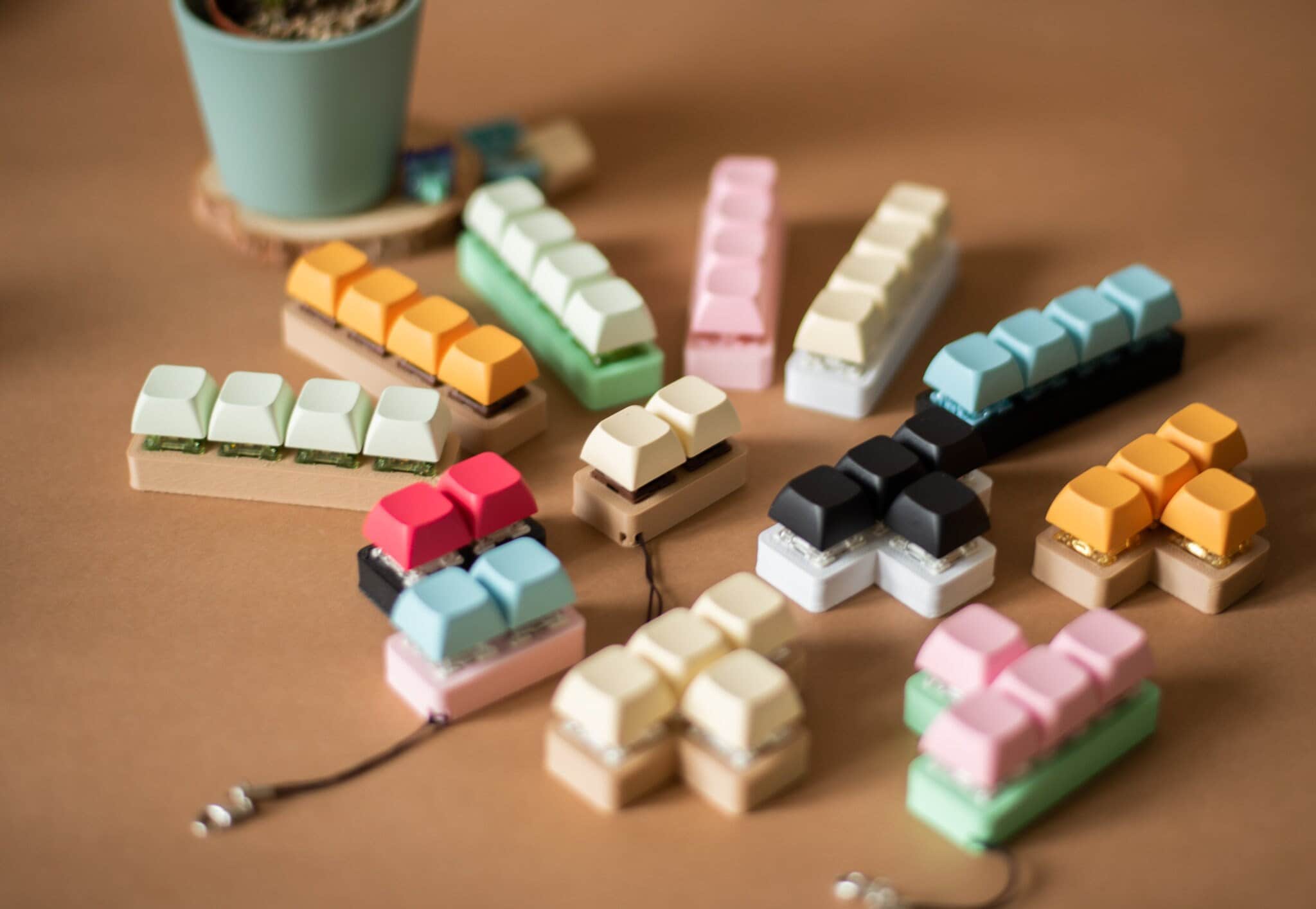 Mechanical keyboard fidget keychain in pastel