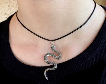 Snake choker necklace,black velvet choker,snake choker,viper choker,snake necklace,snake charm,gothic choker,serpent choker,snake jewelry