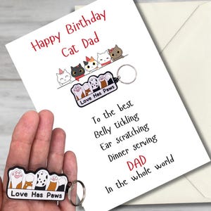 Tarjeta de cumpleaños para papá gato, de un llavero de gato con patas. Opción personalizada disponible.