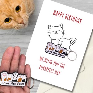 Carte d'anniversaire de chat avec des pattes de chat, cadeau porte-clés. Option personnalisée disponible