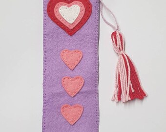 Felt hearts bookmark, felt pink and red book sign, book lover gift, teacher gift, stocking filler, Mother's Day gift, Valentine's Day gift