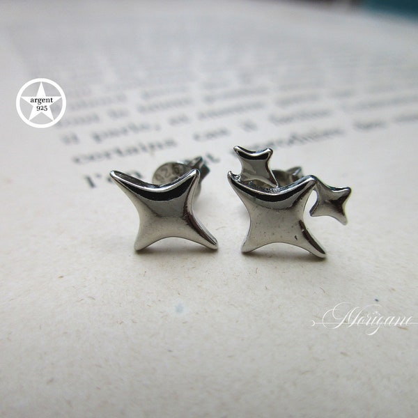 Puces d'oreilles Etoile argent sterling 925, mini clous d'oreilles minimalistes bijou hypoallergénique boucles d'oreilles étoile asymétrique