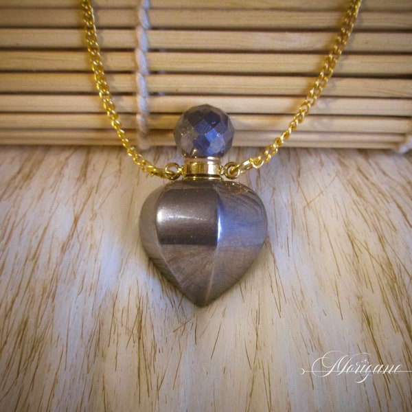 collier pendentif fiole flacon bouteille en hématite pierre naturelle parfum ou huiles essentielles chaine métal dorée bijou cadeau