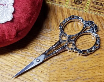 Floral Embroidery Scissors ~ Victorian style ~ antiqued silver - thread snips