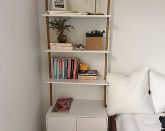 Modern 5 Tier Ladder Shelf with Cabinet, Wall Mounted Bookshelf Storage Unit, Tall Bookcase with Door, Space Saving Shelf for Living Room
