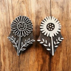 Blocco da stampa in legno intagliato a mano – Motivo floreale in due colori di riempimento (7,6 x 5,1 cm)