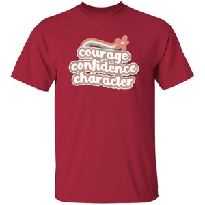 Camiseta arcoíris retro con el personaje "JÓVENES, Coraje y Confianza" en tallas infantiles para Girl Scouts Cardinal