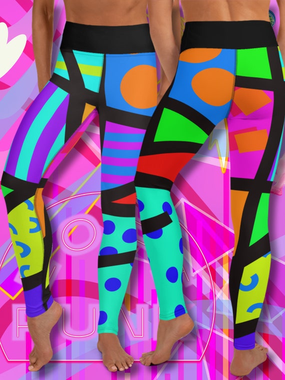 Patterned Women's Capri Yoga Leggings | 80s Memphis Geometric - XS