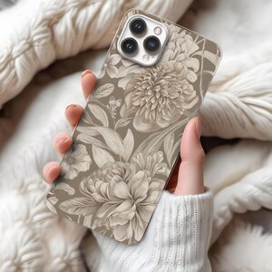 Custodia iPhone floreale vintage, peonie beige e motivo botanico, elegante design retrò, accessorio alla moda, regalo per lei. DK0023