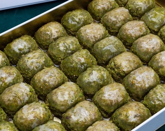 Turkish Baklava, Pistachio Baklava, Handmade Baklava,Turkish Dessert, Turkish Flavors, Delicious Desserts, Sweets Gift Ideas, In metal box