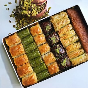 Assorted Turkish Baklava, Premium Handmade Baklava, Real Turkish Baklava, 6 Varities Baklava, Luxury Gifts Box - Tin Box - 2.54 lb - 1150g