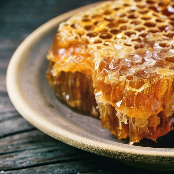 Natural Honey, Natural Pure Mountain Honeycomb Highland Honey, Honeycomb, Organic Honey, 1,1 lb - 500g