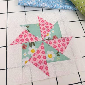Quilt pattern for beginner, quilt block pattern, pinwheel quilt pattern , pinwheel quilt block, baby quilt, quilt pattern beginner pattern