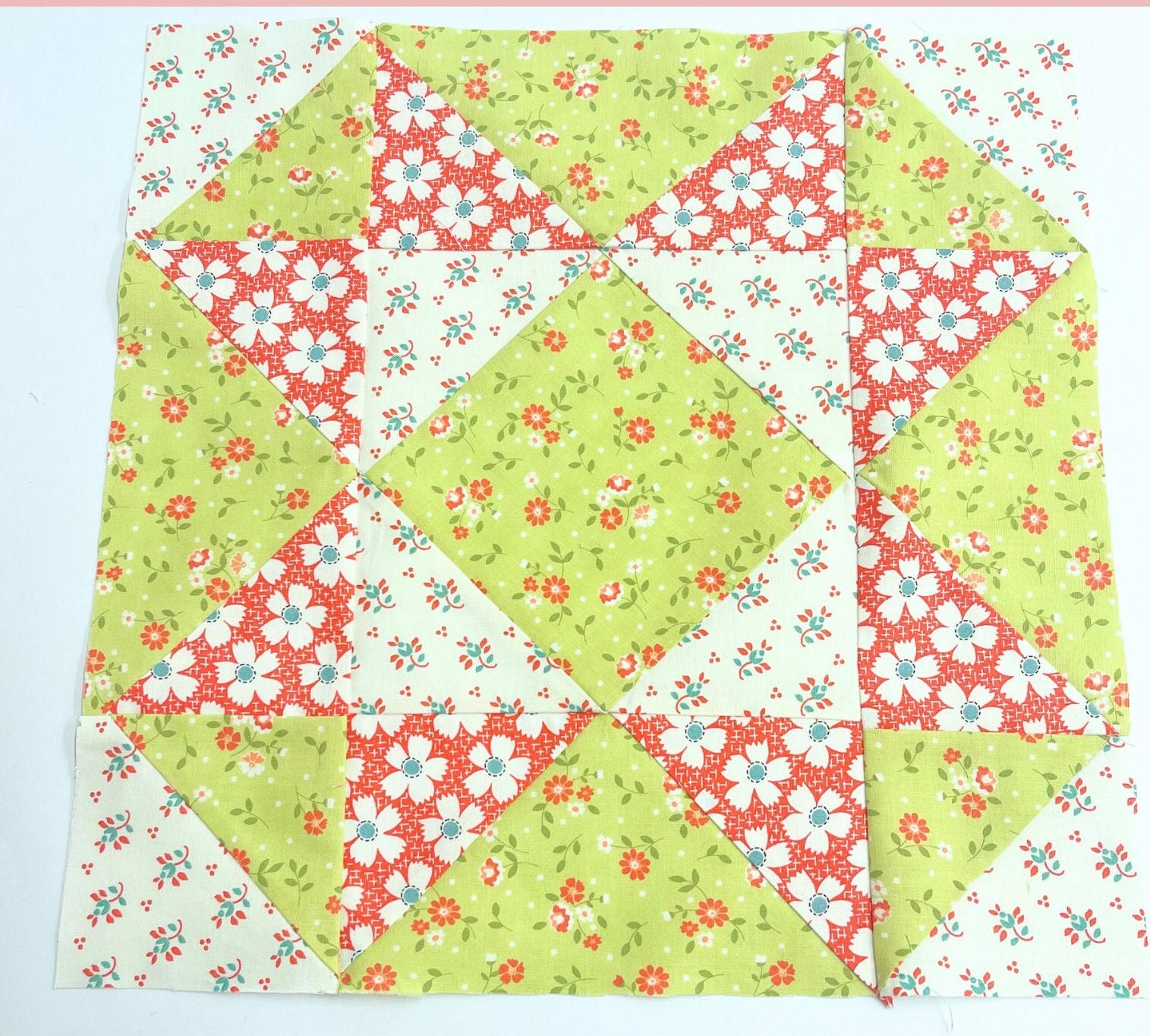 2 free quilting patterns with tropical fabrics - Pieced Brain