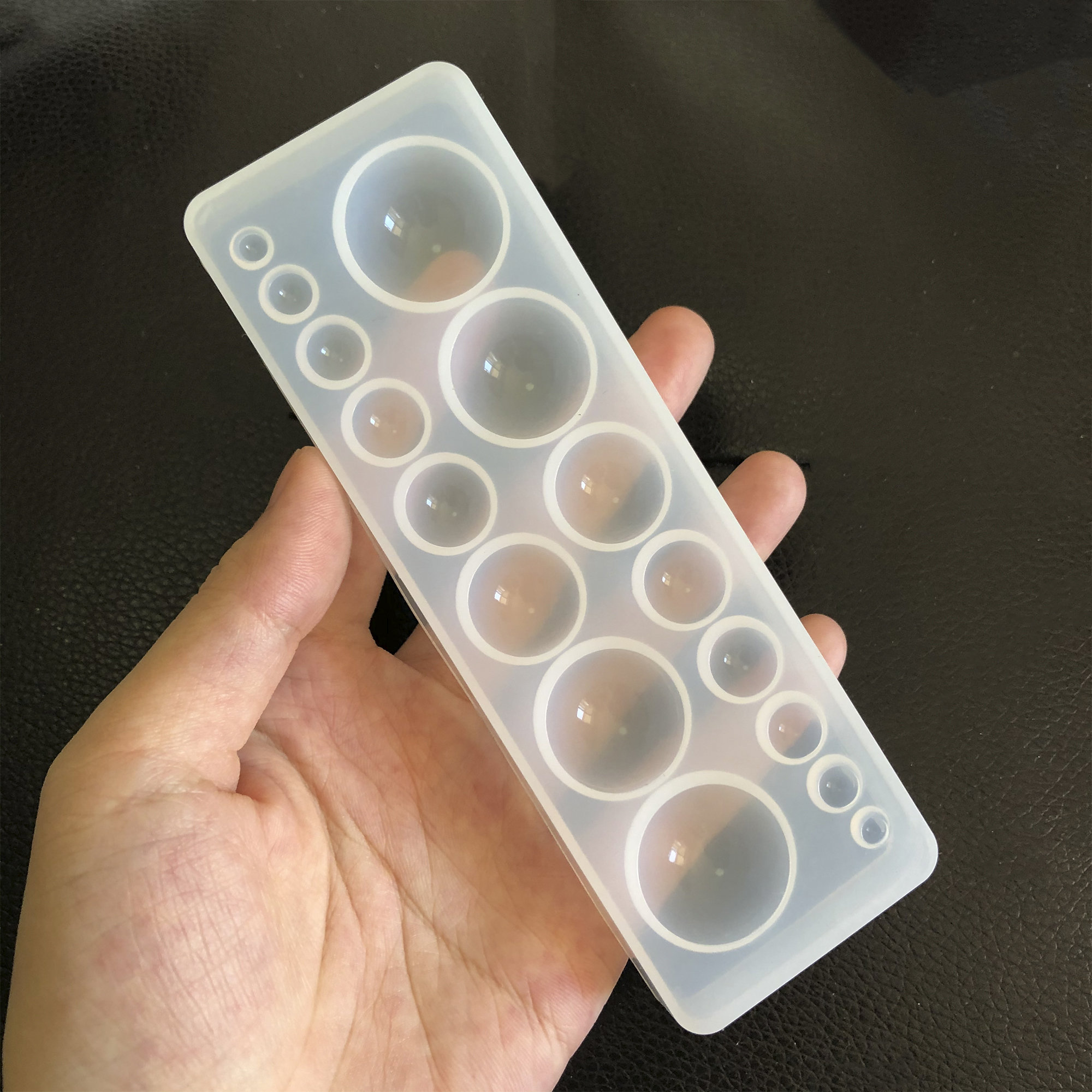 Soap Molds BIGEBO 4 Inch Large Sphere Resin Molds, Ball Shape Silicone Mold One-Piece Design 3D Globe Epoxy Resin Molds For Candle Wax Soap Bath Bomb Plaster DIY Crafts Flower Keepsakes Home