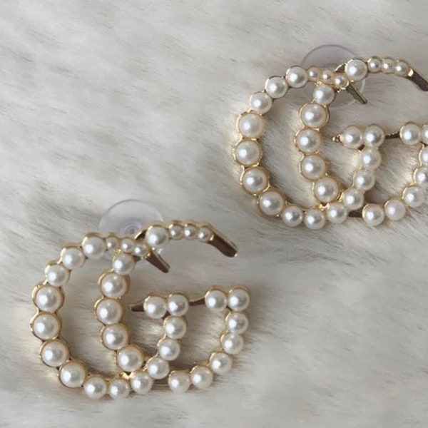 GG pearl stud earrings