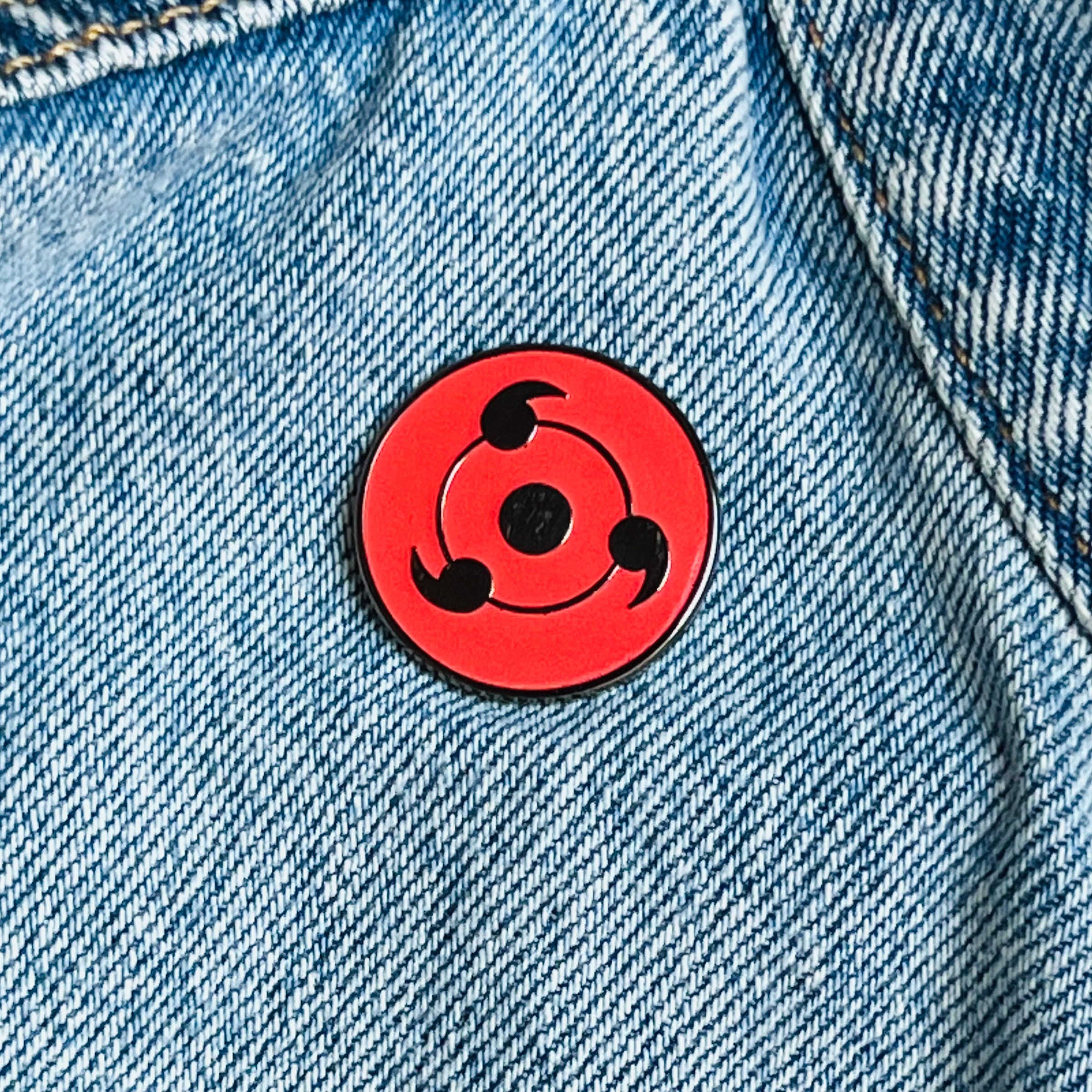 Naruto Shippuden Akatsuki Cloud Enamelled Pin Badge