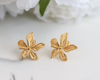 Flower Pair Stud Earrings, 18K Gold, Simple Everyday, Bridesmaid Mothers Gifts for Her, Mom, Tarnish Resistant Minimalist Waterproof