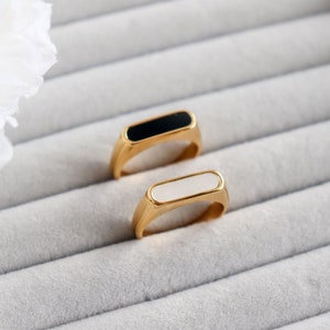 White/Black Stone Ring, Pearl Ring, 18-Karat Gold Plated, Minimalist style, Mothers Gift for her, Mom, Girl Friend