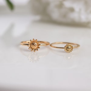 Sunflower Ring, 18K Gold Simple Statement Ring, Bridesmaid, Mothers Gift for her, Dainty, Minimalist, Ring for women, Waterproof