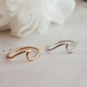 Wave Ring, Sea Wave Ring, Wave shaped Ring, 18K Gold Rose Gold Silver, Dainty Everyday Outfit, Mothers Gift for Her, Mom, Girl Friend