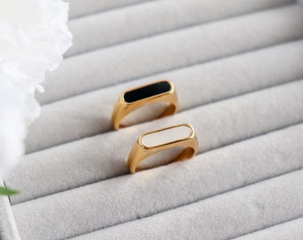 White/Black Stone Ring, Pearl Ring, 18-Karat Gold Plated, Minimalist style, Mothers Gift for her, Mom, Girl Friend