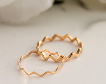 Zigzag Stackable Ring, Ripple Ring, 18K Gold Simple Statement Ring, Bridesmaid, Mothers Gift for her, Dainty, Minimalist, Ring for women