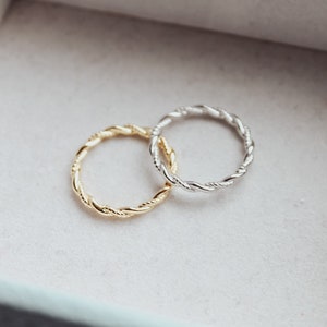 Textured Thin Twist Ring, 18K Gold Simple Stackable Ring, Bridesmaid, Christmas Gift for her, Dainty, Minimalist, Ring for women, Waterproof