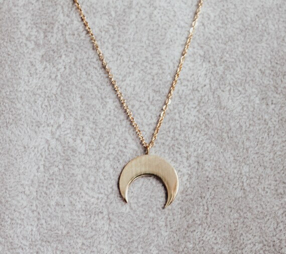 Downward Crescent Moon Necklace Design 