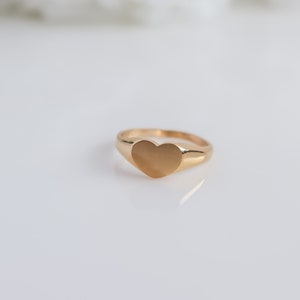 Heart Signet Statement Ring, 18K Gold Simple Ring, Bridesmaid, Mothers Gift for her, Dainty, Minimalist, Ring for women, Waterproof