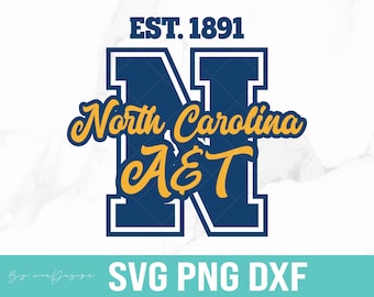 Puede incluir: Un diseño gráfico en azul marino y dorado con el texto "North Carolina A&T" sobre una gran letra "N". El texto "EST. 1891" está encima de la "N". La parte inferior de la imagen incluye el texto "SVG PNG DXF".