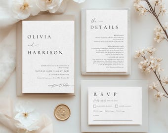 Op de afbeelding: Elegant trouwuitnodigingspakket met een hoofduitnodiging, een detailkaart en een RSVP-kaart. De kaarten zijn licht van kleur met zwarte tekst, inclusief de namen "Olivia en Harrison" en de datum "maandag 16 augustus 2027". Een gouden zegel en bloemaccenten maken het ontwerp compleet.