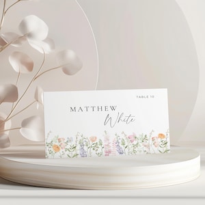 Tarjeta de lugar para boda, tarjeta de lugar para cena con flores silvestres, tarjeta de lugar plegable con flores, plantilla editable de decoración de boda MLDC1