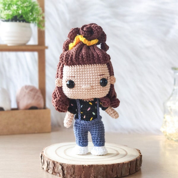 AMIGURUMI PATTERN Eleven (season 3) Crochet Pattern | Stranger Things | PDF Pattern Download in English/Spanish/Portuguese