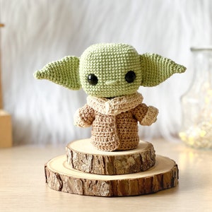 AMIGURUMI PATTERN Baby Alien Crochet Pattern | PDF Pattern Download in En/Es/De/Fr/Pt