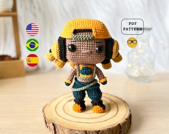 AMIGURUMI PATTERN Duelist Warrior Crochet Pattern | PDF Tutorial for Geeks | English Spanish Portuguese |